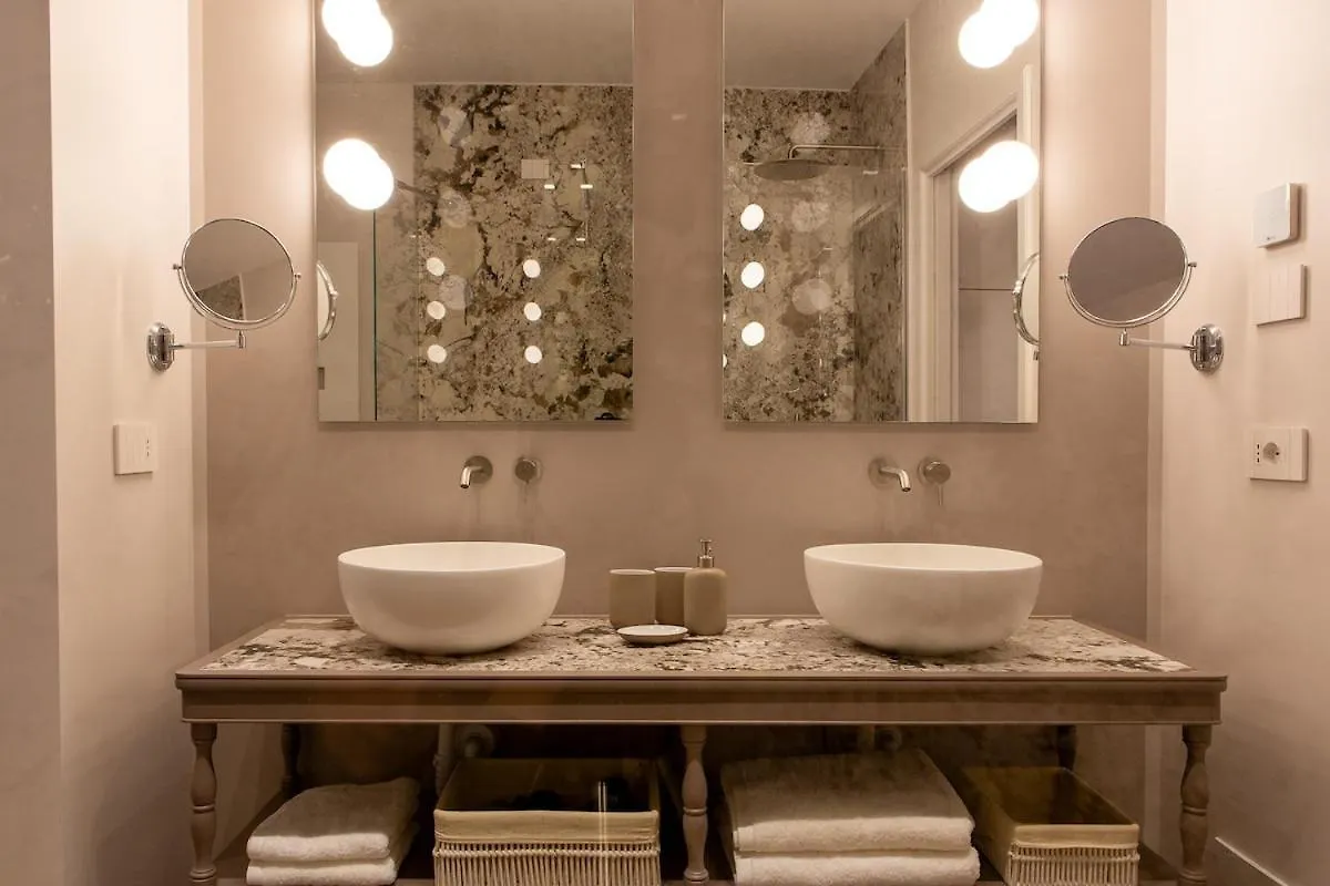 Suite Corti Cernobbio - 1 Min Walk To Lake And Parking 0*,  意大利